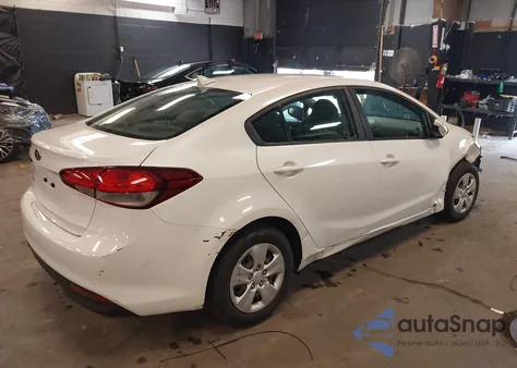 2017 Kia Forte Lx z USA, uszkodzony, nr VIN 3KPFL4A76HE108887